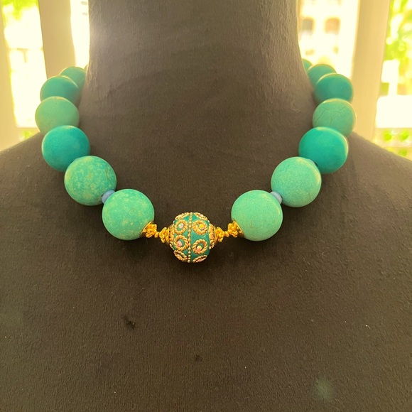 20 mm. Blue Turquoise Glamour Necklace - Picture 5 of 6